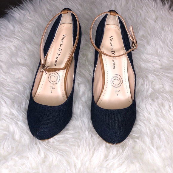 Pumps size 9 with ankle strap - Picture 3 of 5